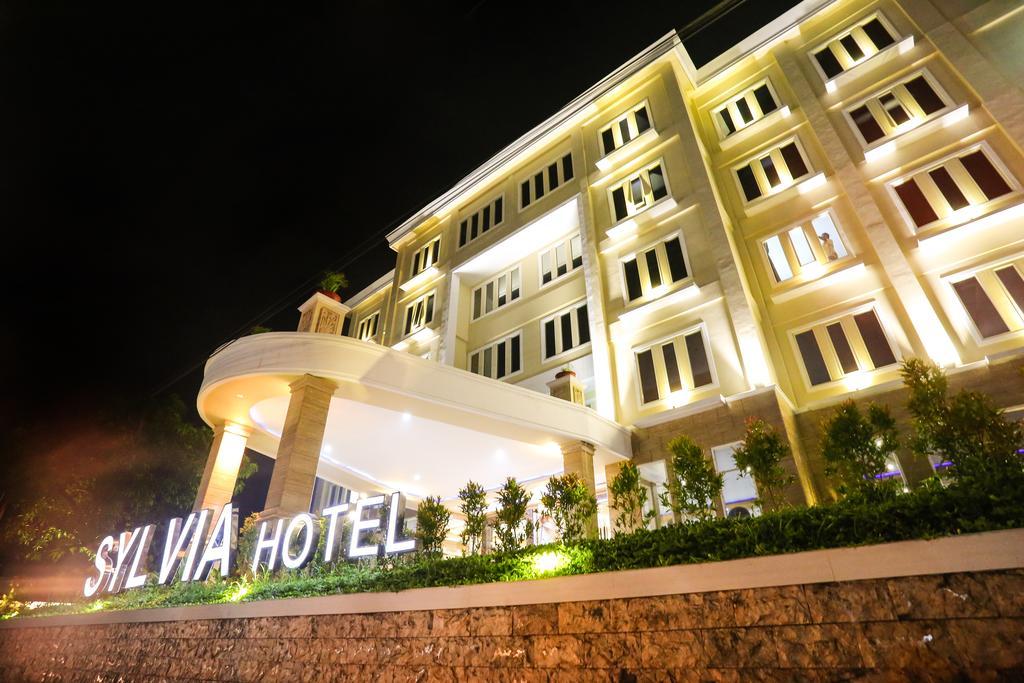 Sylvia Hotel Premier Kupang Kupang  Eksteriør billede